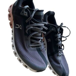 On Cloud Cloudflow  Women's Gray And Pink Running Shoes